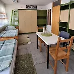 Konukevi Beim Kastell